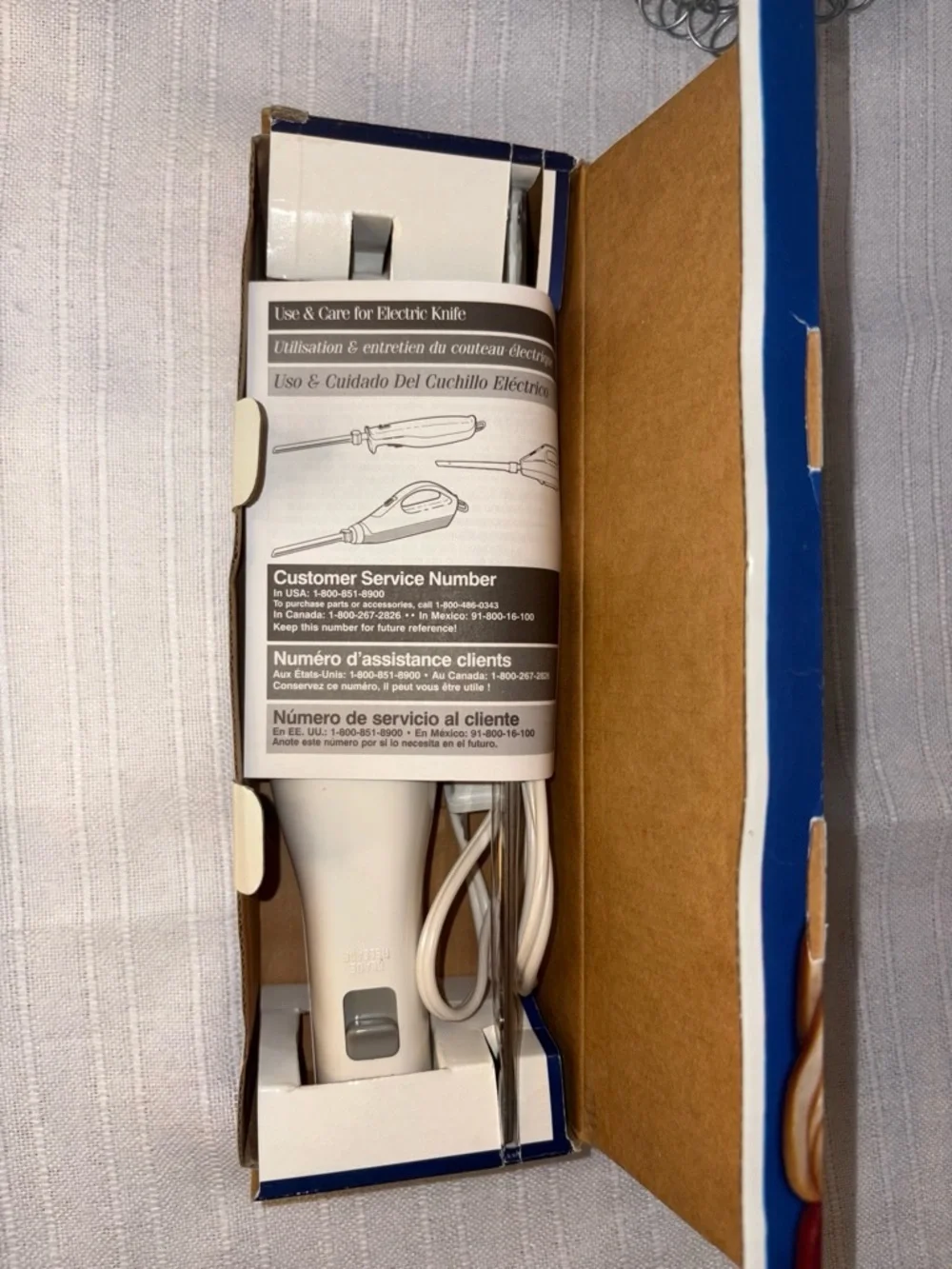 Proctor Silex 74311 Electric Knife White 100W 120V Lightweight w/ Blade